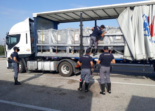Mancanza di visibilità delle etichette di pericolo e dei marchi, nel trasporto ADR in colli