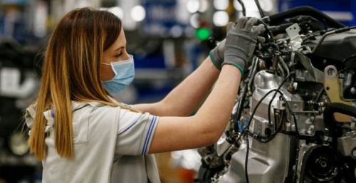 Mascherine obbligatorie sul lavoro, almeno fino al 15 giugno