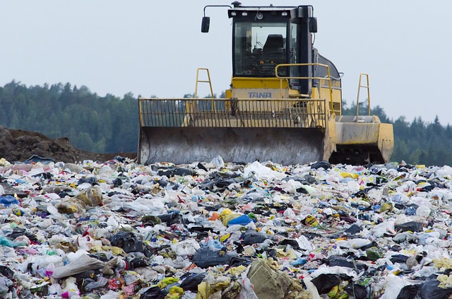 Raccolta e trasporto di rifiuti costituiti da materiali metallici destinati a specifiche attività di recupero. Istituito registro presso l'Albo nazionale gestori ambientali.
