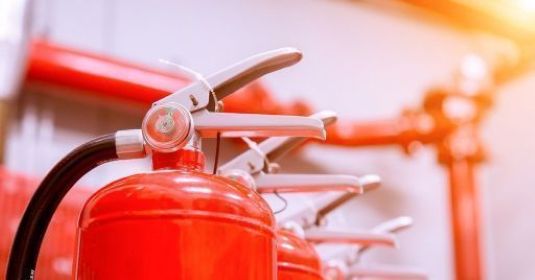 Antincendio, al 2026 la qualificazione obbligatoria per i tecnici manutentori